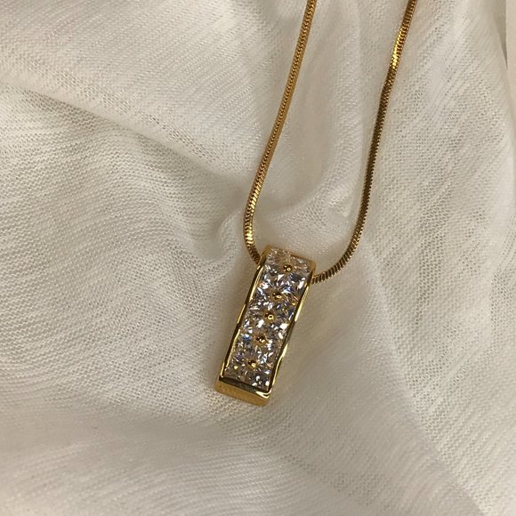 Necklace | Gold Tone & Crystal Pendant - Picture 11 of 11